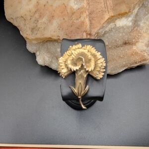 Unsigned Crown Trifari Gold Tone  Floral Brooch